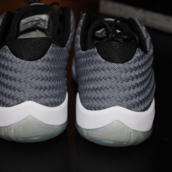 Jordan Future Low Cool Grey 2015 718948-004 - Picture 4 of 7
